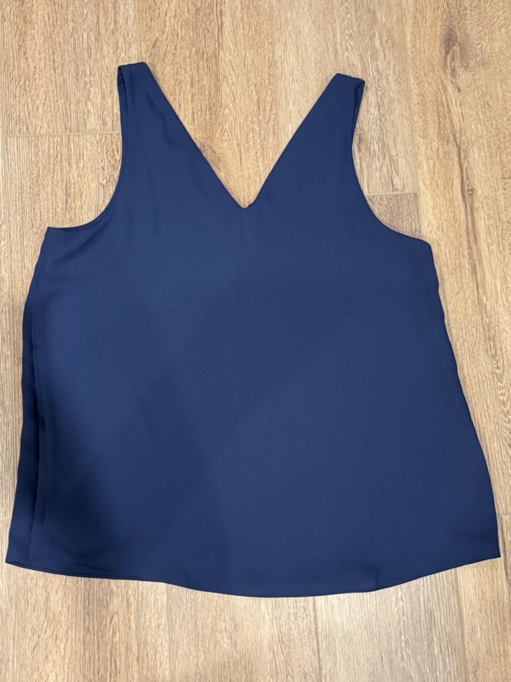Lilly Pulitzer Deep Navy V-Neck Silk-Like Camisole